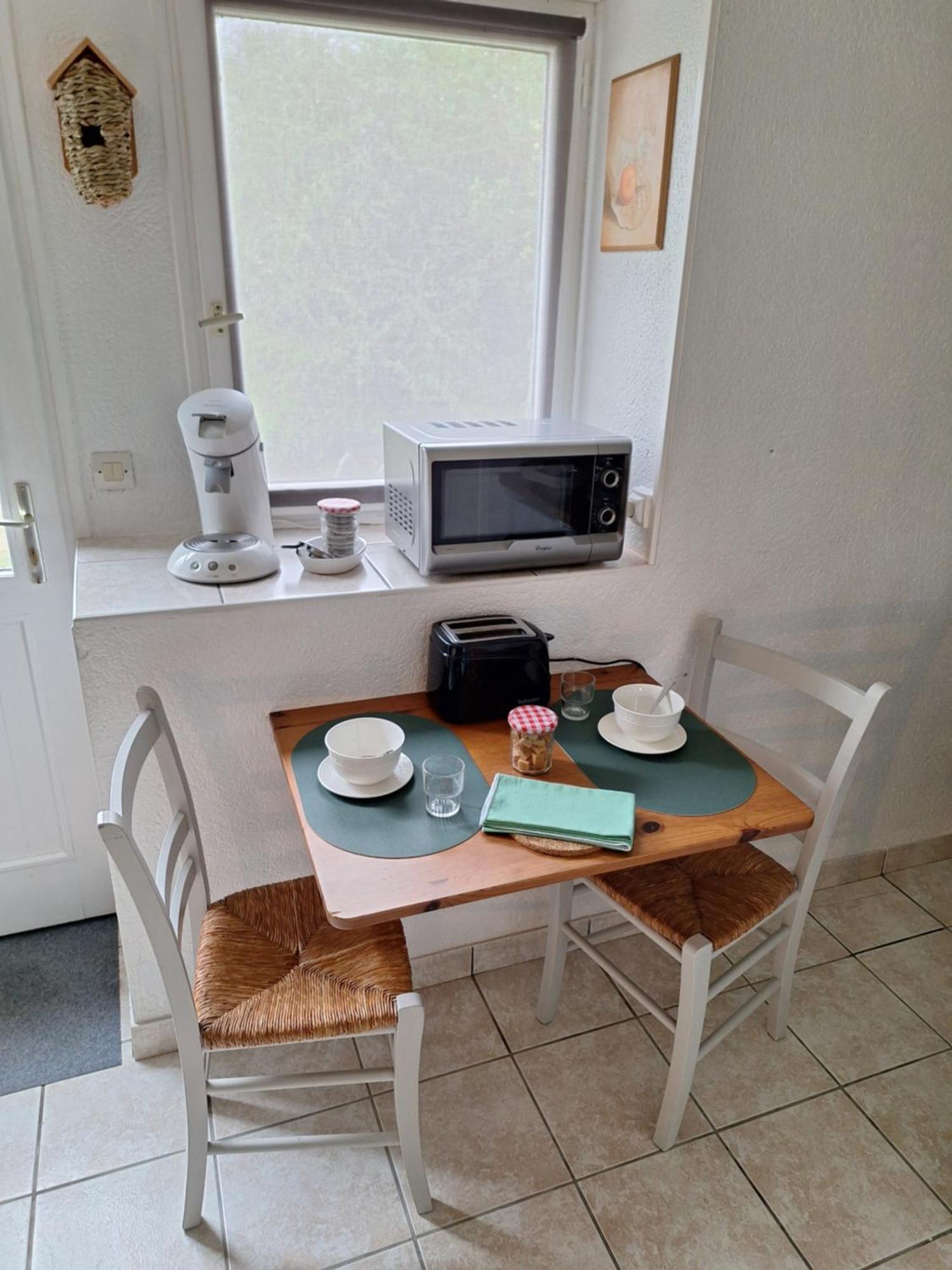Apartment 11, Draps, Linge, Wifi # Longere Bretonne#morbihan *